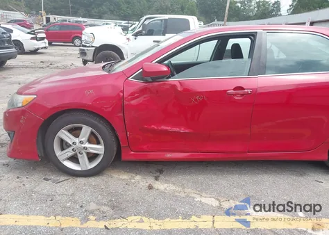 2014 Toyota Camry Se z USA, uszkodzony, nr VIN 4T1BF1FK2EU757824